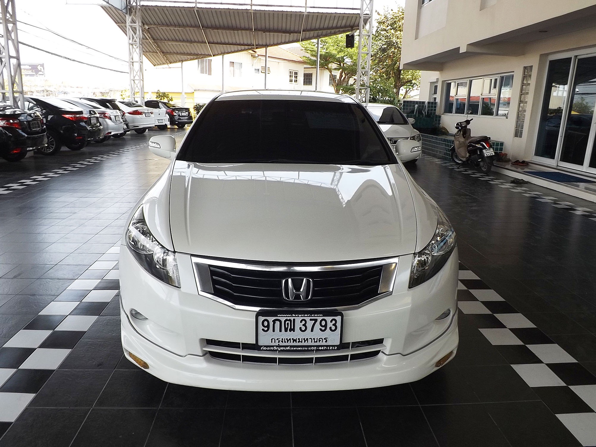 Honda Accord Gen 8 ปี 2010 สีขาว (รูปที่ 2)