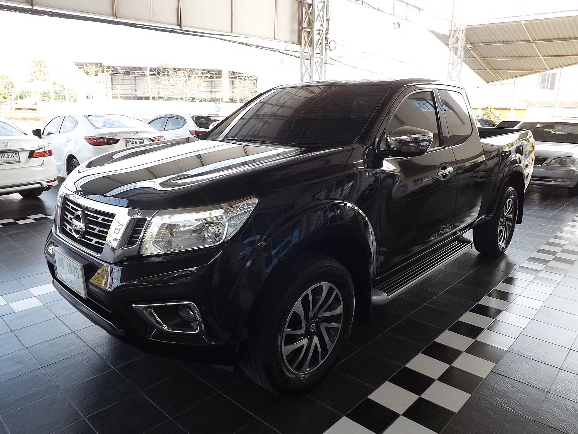 Nissan Navara King Cab ปี 2018 สีดำ (รูปที่ 3)