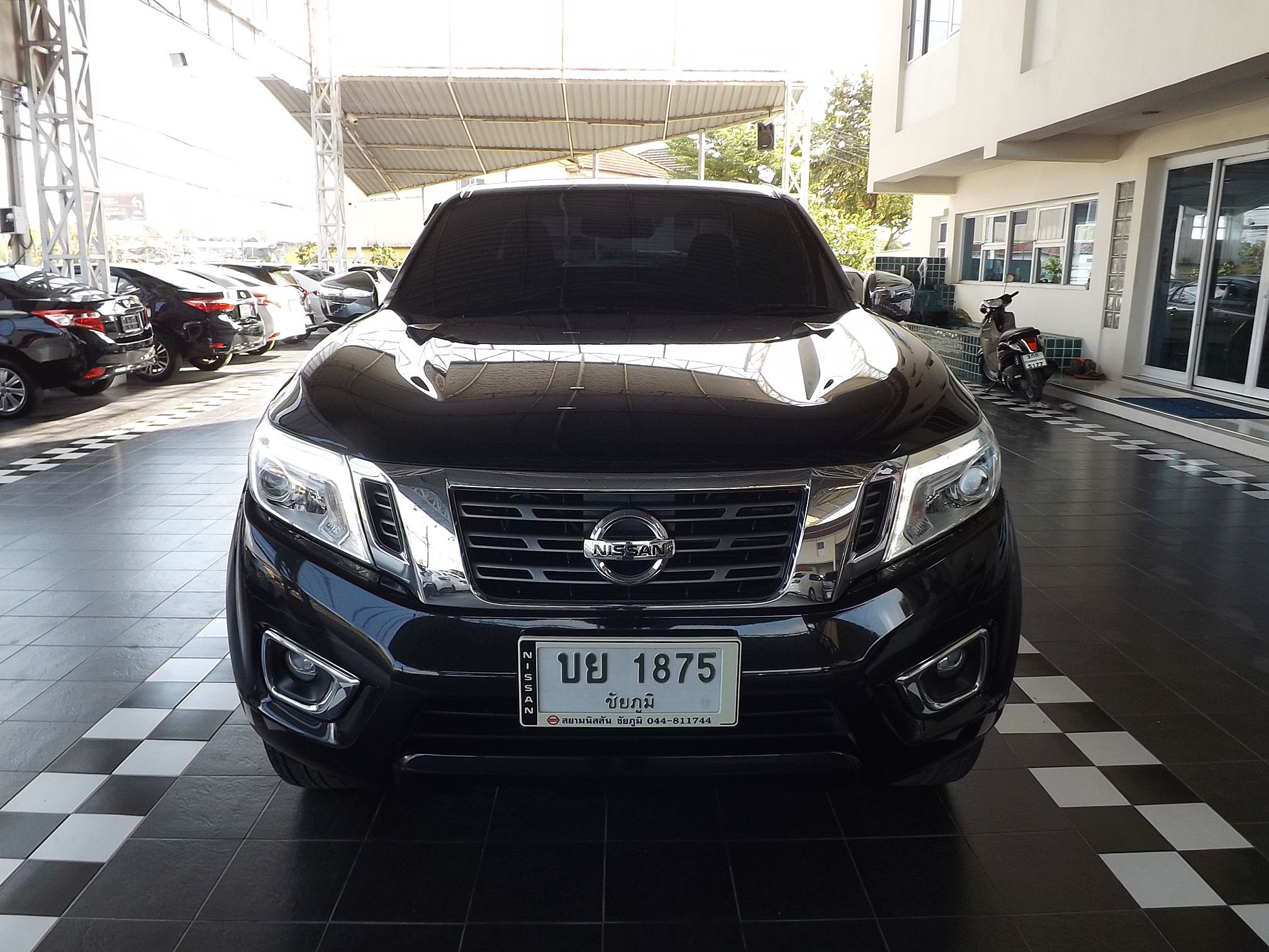 Nissan Navara King Cab ปี 2018 สีดำ (รูปที่ 2)