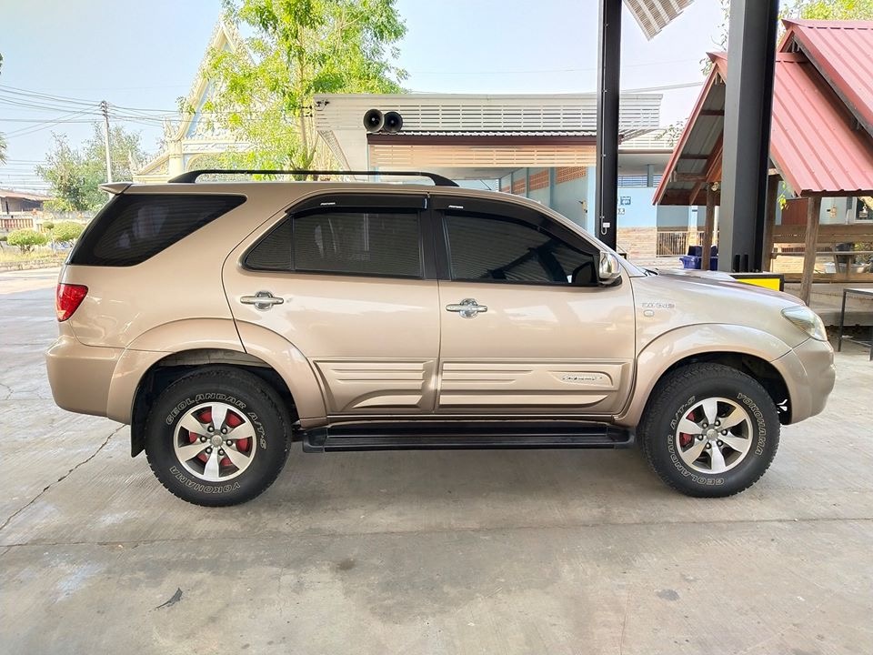 Toyota Fortuner ปี 2006 สีทอง (รูปที่ 5)
