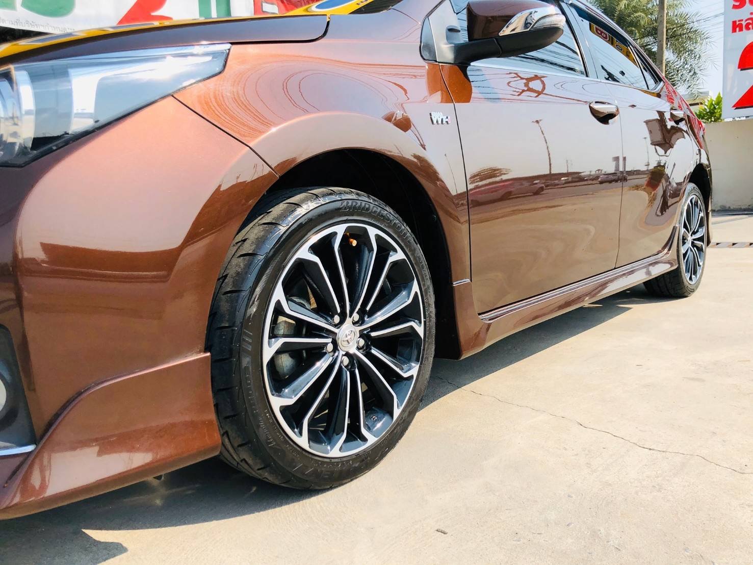Toyota Corolla Altis ปี 2014 สีน้ำตาล (รูปที่ 3)