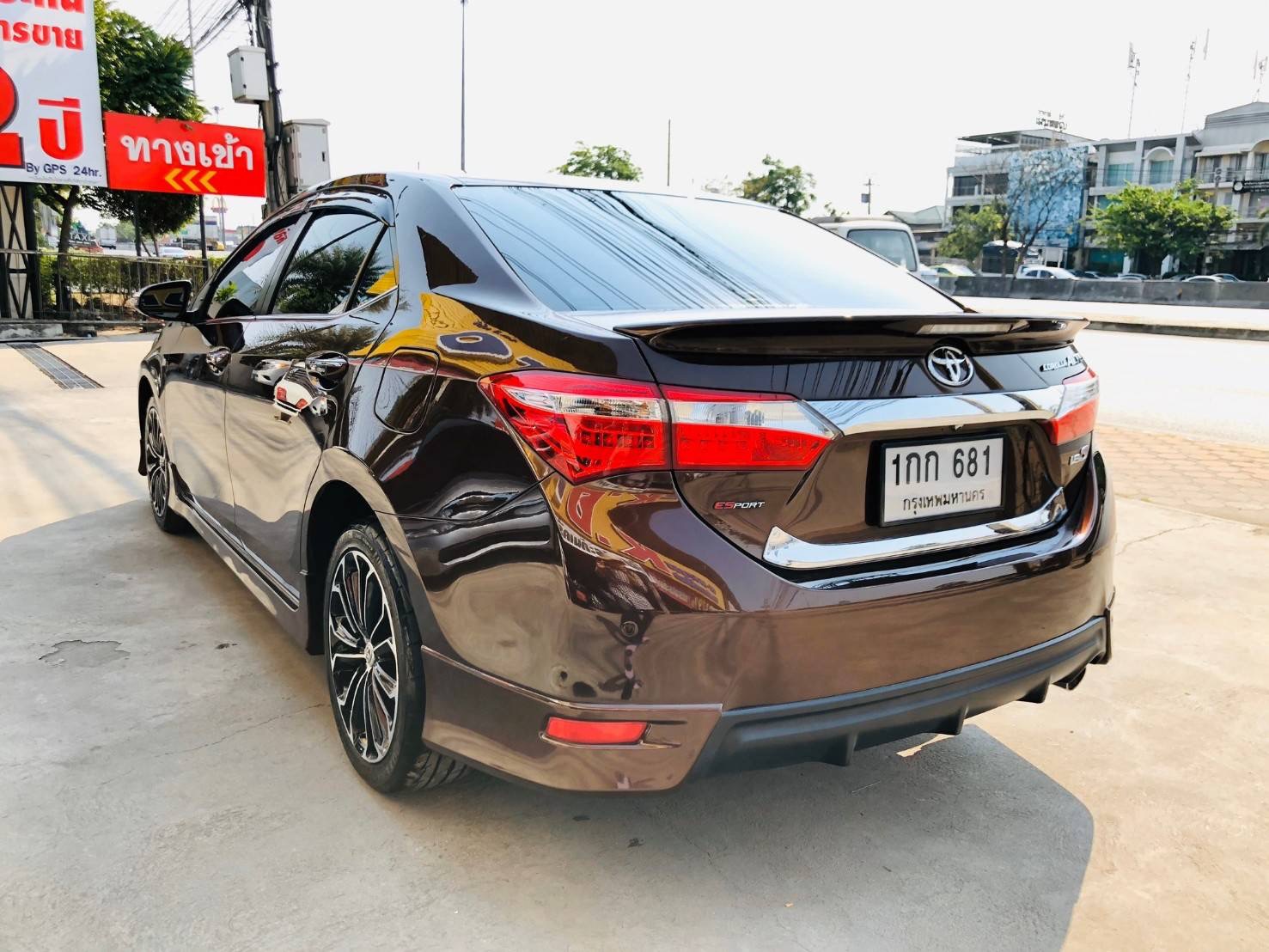 Toyota Corolla Altis ปี 2014 สีน้ำตาล (รูปที่ 5)