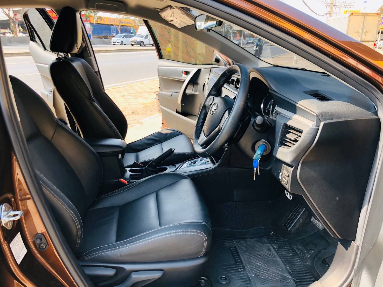 Toyota Corolla Altis ปี 2014 สีน้ำตาล (รูปที่ 17)
