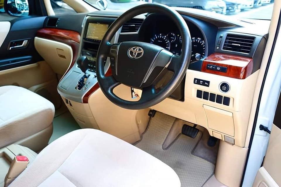 Toyota Vellfire ปี 2009 สีขาว (รูปที่ 9)