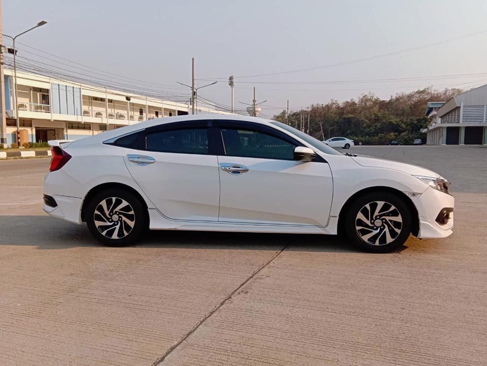 Honda Civic Sedan ปี 2017 สีขาว (รูปที่ 6)