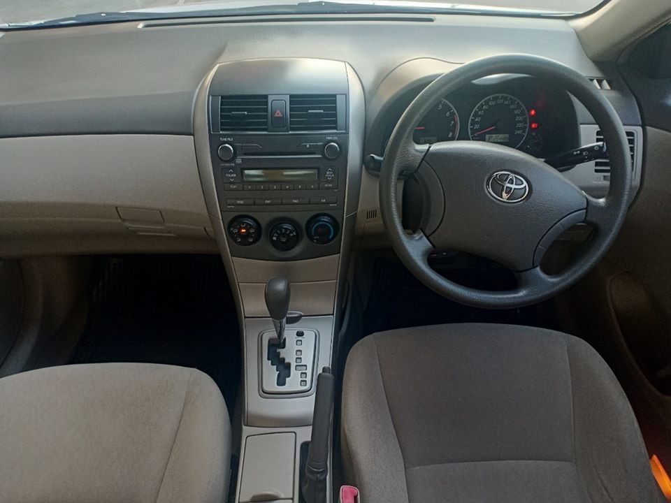 Toyota Corolla Altis ปี 2011 สีขาว (รูปที่ 11)