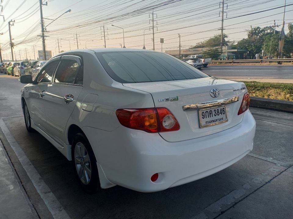 Toyota Corolla Altis ปี 2011 สีขาว (รูปที่ 5)