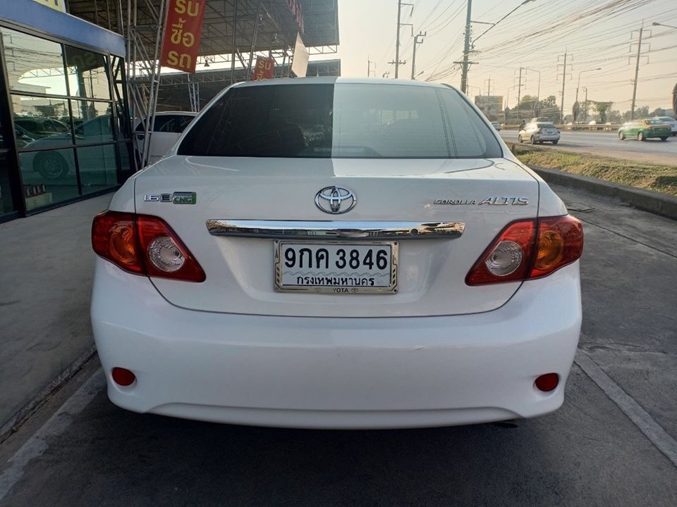 Toyota Corolla Altis ปี 2011 สีขาว (รูปที่ 4)