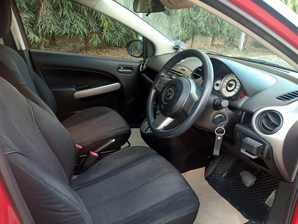Mazda 2 Sports (5 ประตู) ปี 2010 สีแดง (รูปที่ 9)
