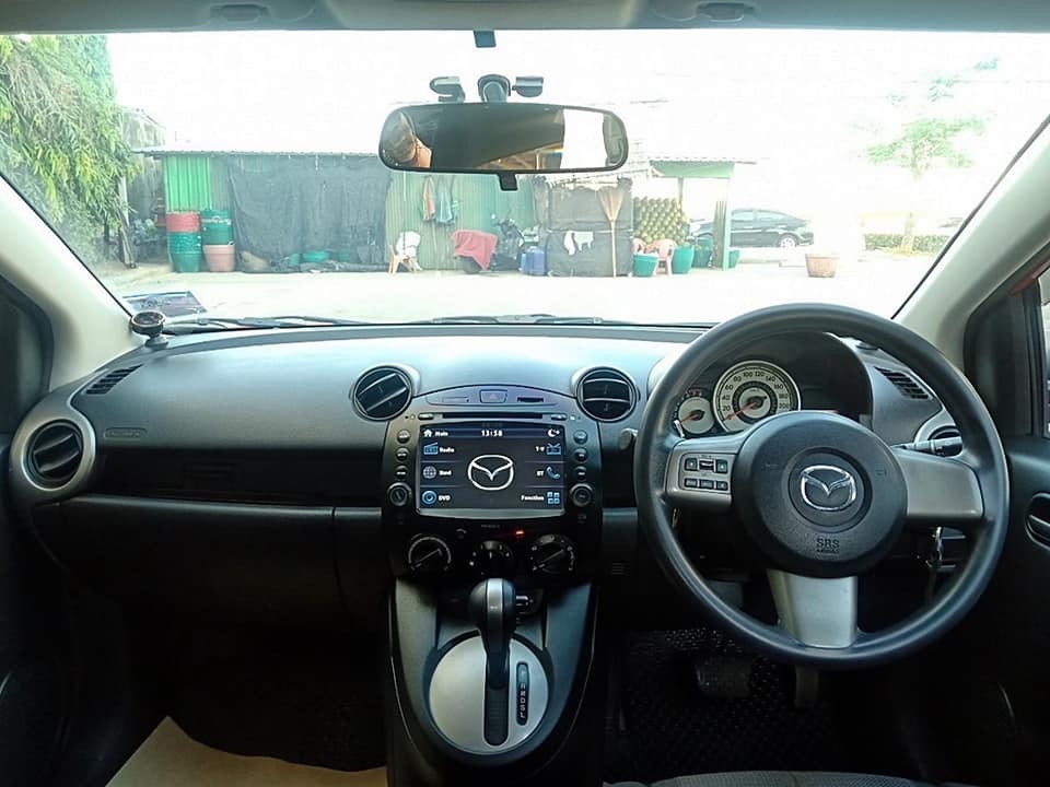 Mazda 2 Sports (5 ประตู) ปี 2010 สีแดง (รูปที่ 7)