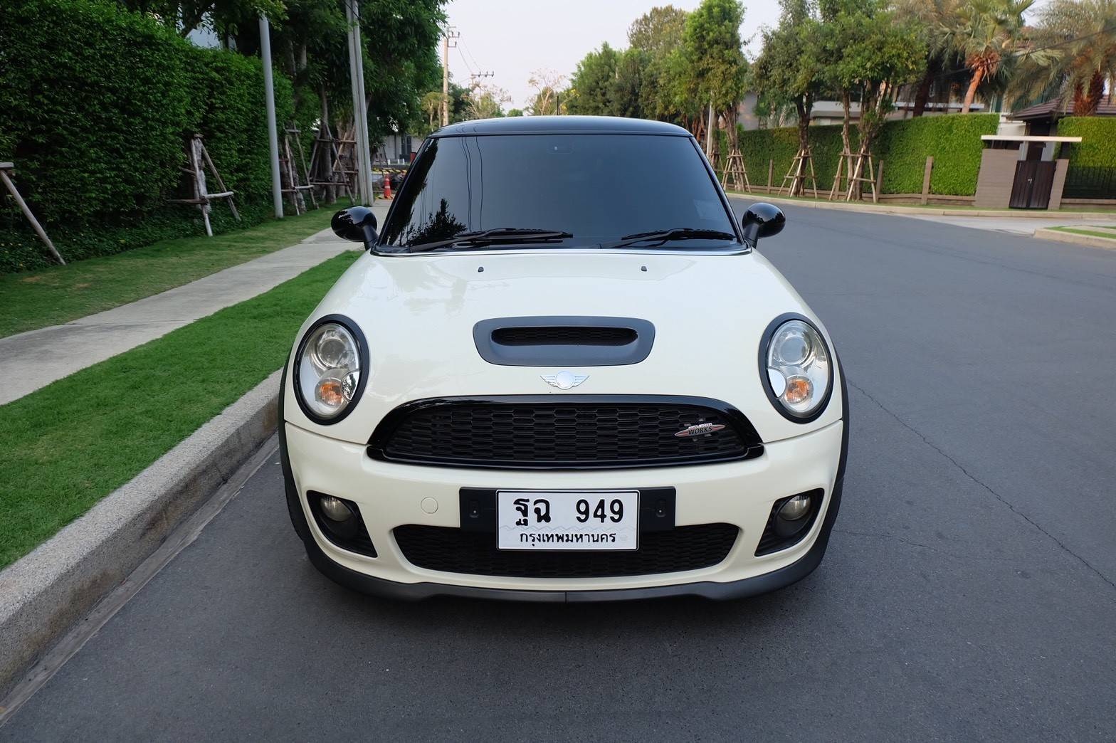 Mini Cooper S Look2 ปี 2009 สีขาว (รูปที่ 2)