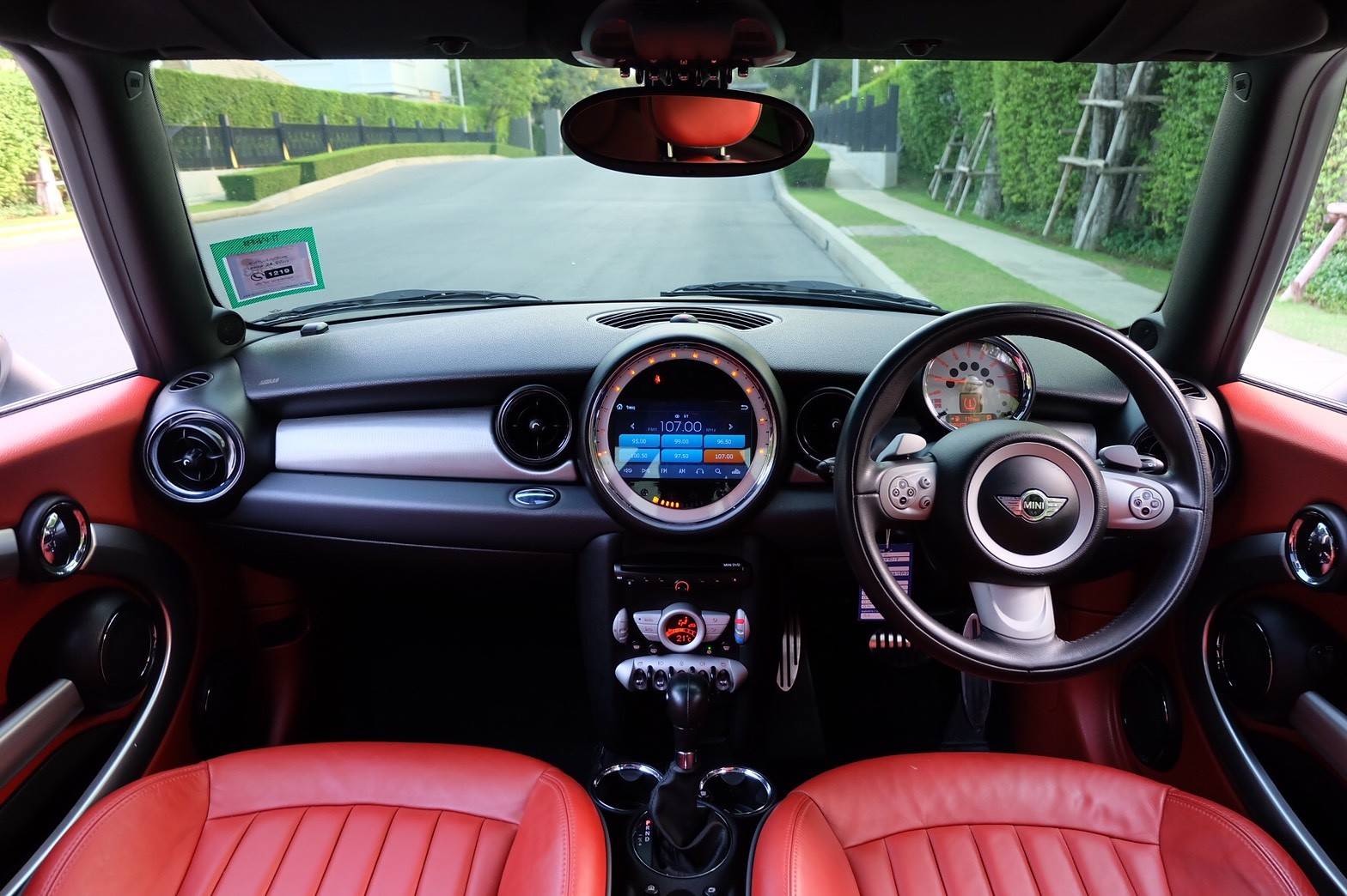 Mini Cooper S Look2 ปี 2009 สีขาว (รูปที่ 5)
