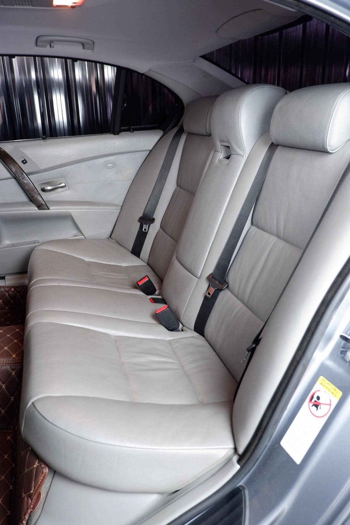 BMW 5 Series E60 523i ปี 2007 สีเทา (รูปที่ 9)