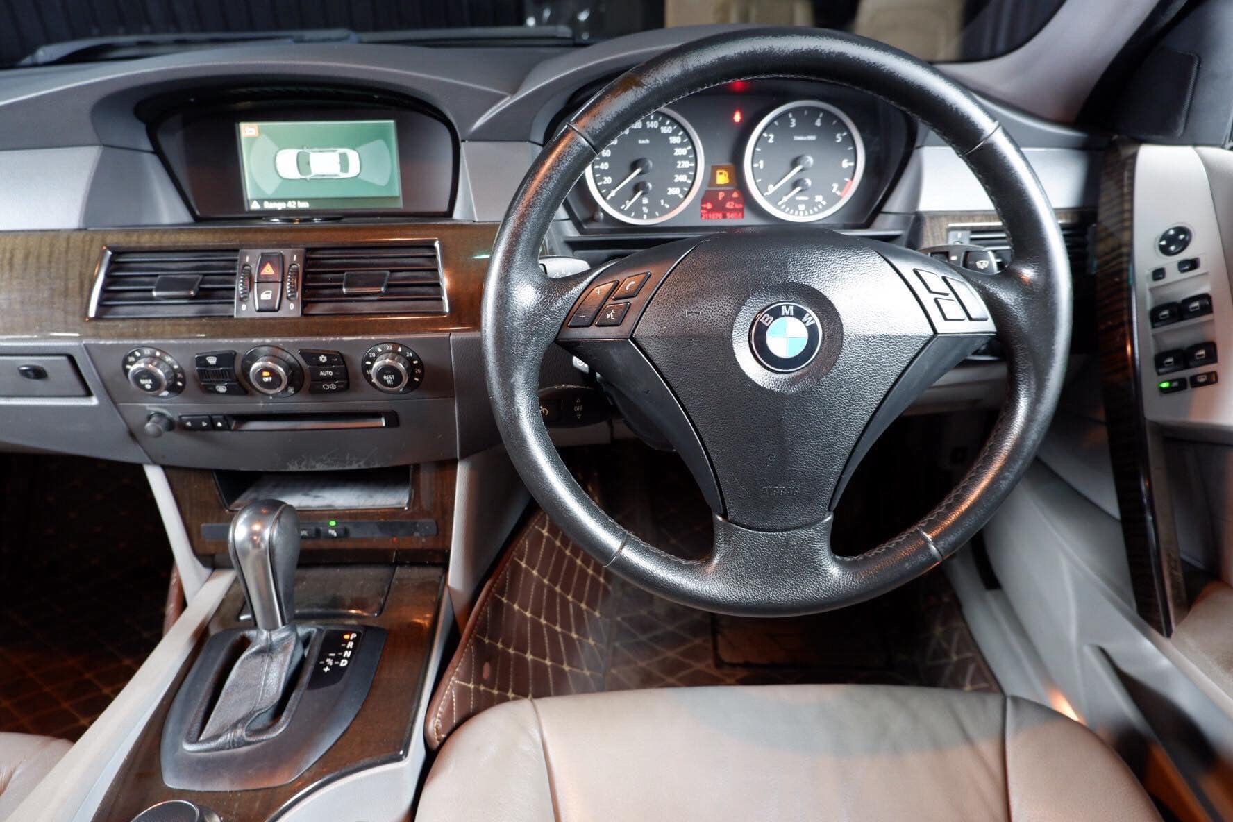 BMW 5 Series E60 523i ปี 2007 สีเทา (รูปที่ 6)