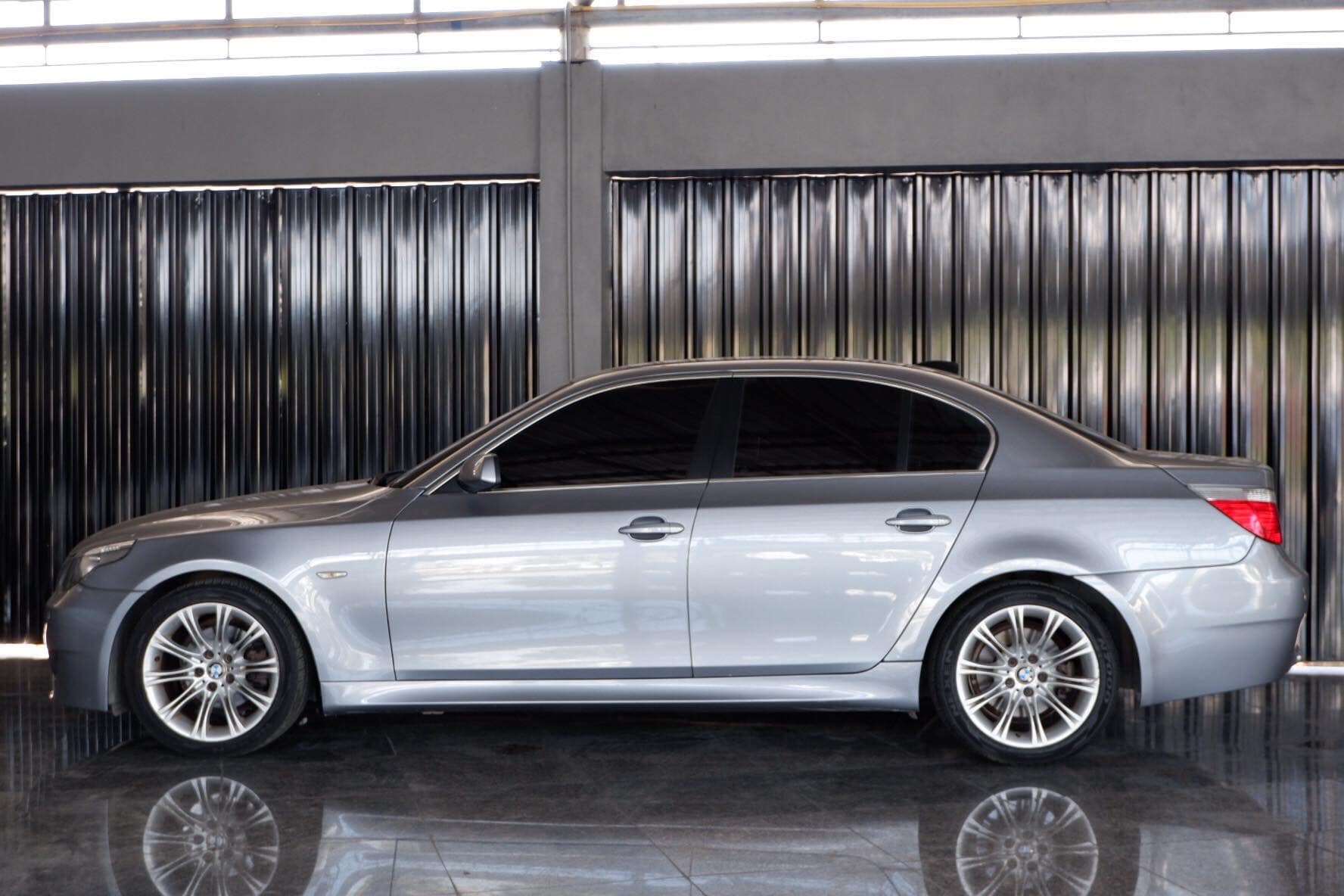 BMW 5 Series E60 523i ปี 2007 สีเทา (รูปที่ 12)
