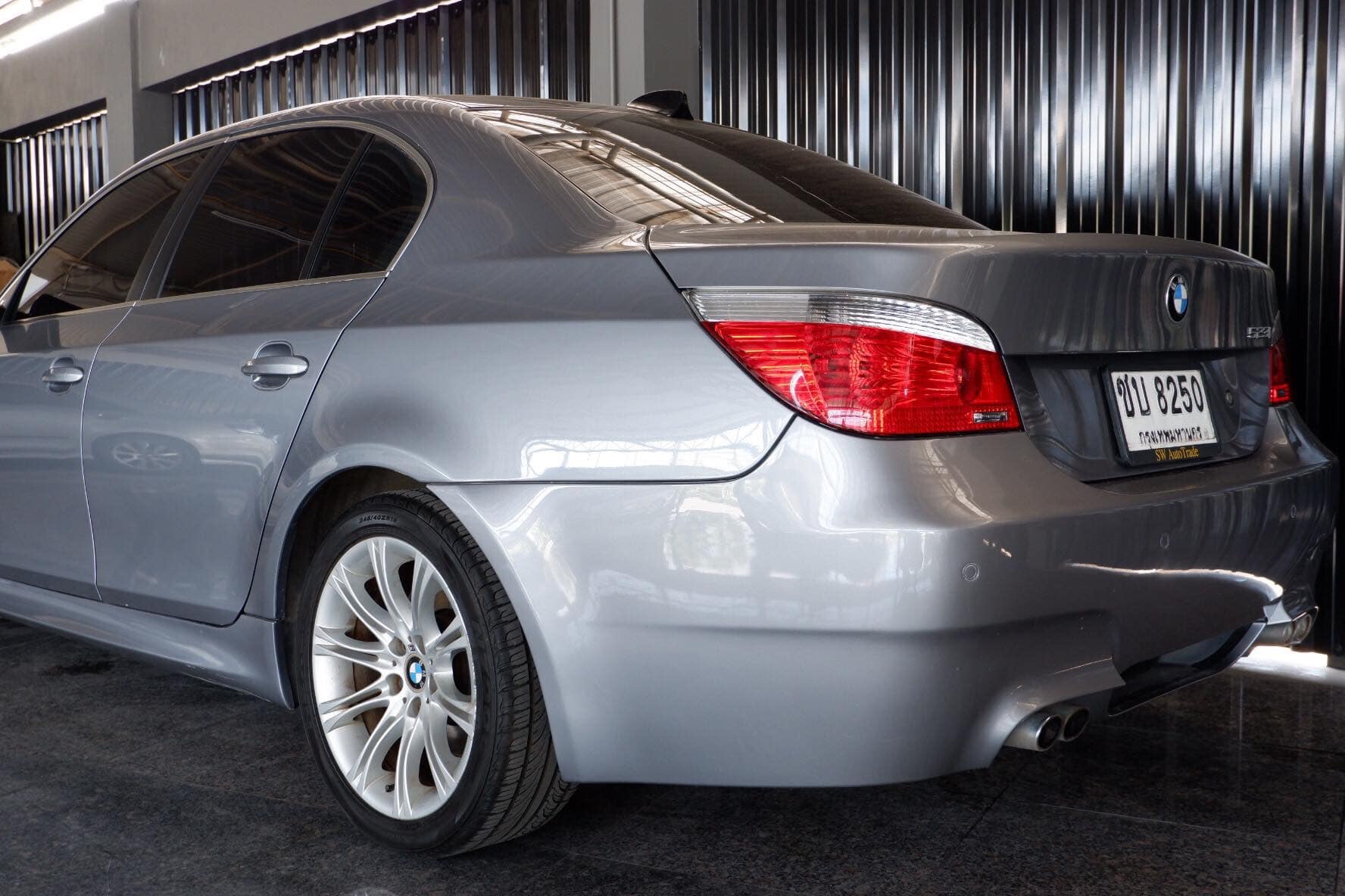 BMW 5 Series E60 523i ปี 2007 สีเทา (รูปที่ 11)
