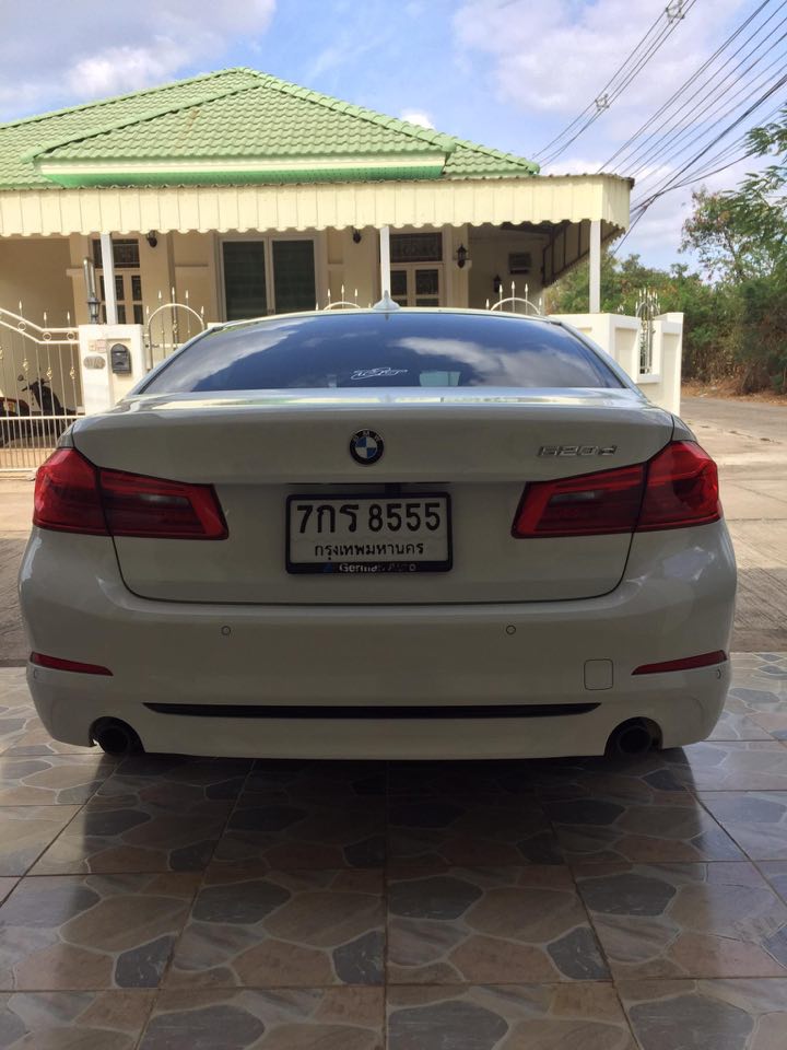 BMW 5 Series G30 520d ปี 2017 สีขาว (รูปที่ 2)