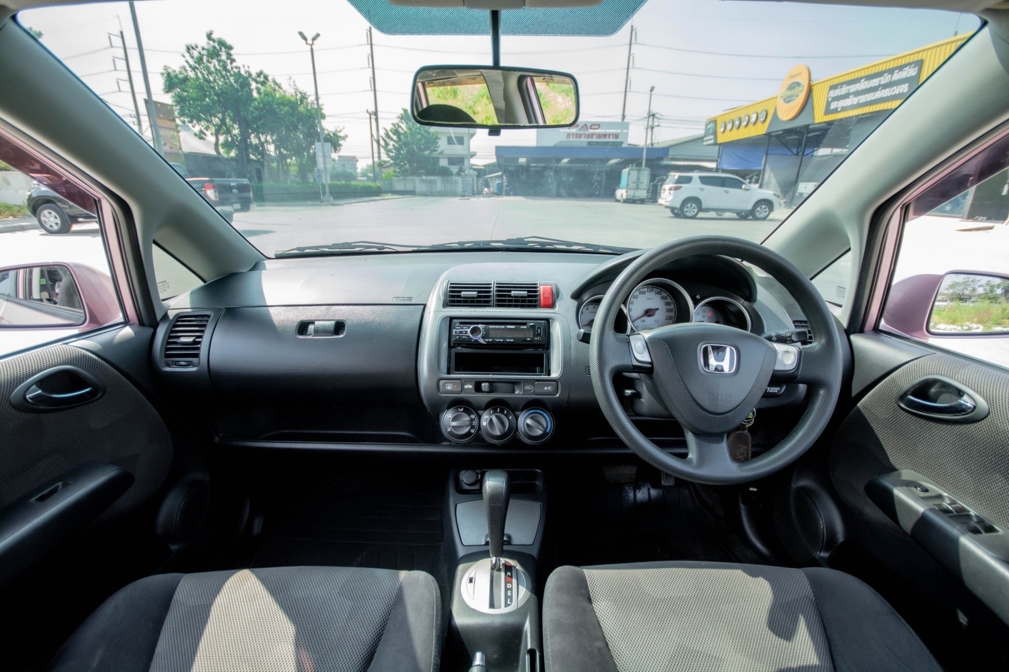 Honda Jazz GD ปี 2005 สีชมพู (รูปที่ 6)