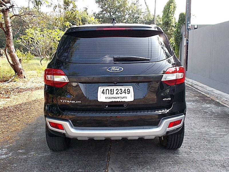 Ford Everest ปี 2016 สีดำ (รูปที่ 4)