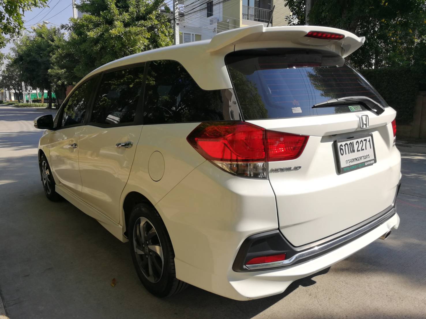 Honda Mobilio ปี 2017 สีขาว (รูปที่ 3)