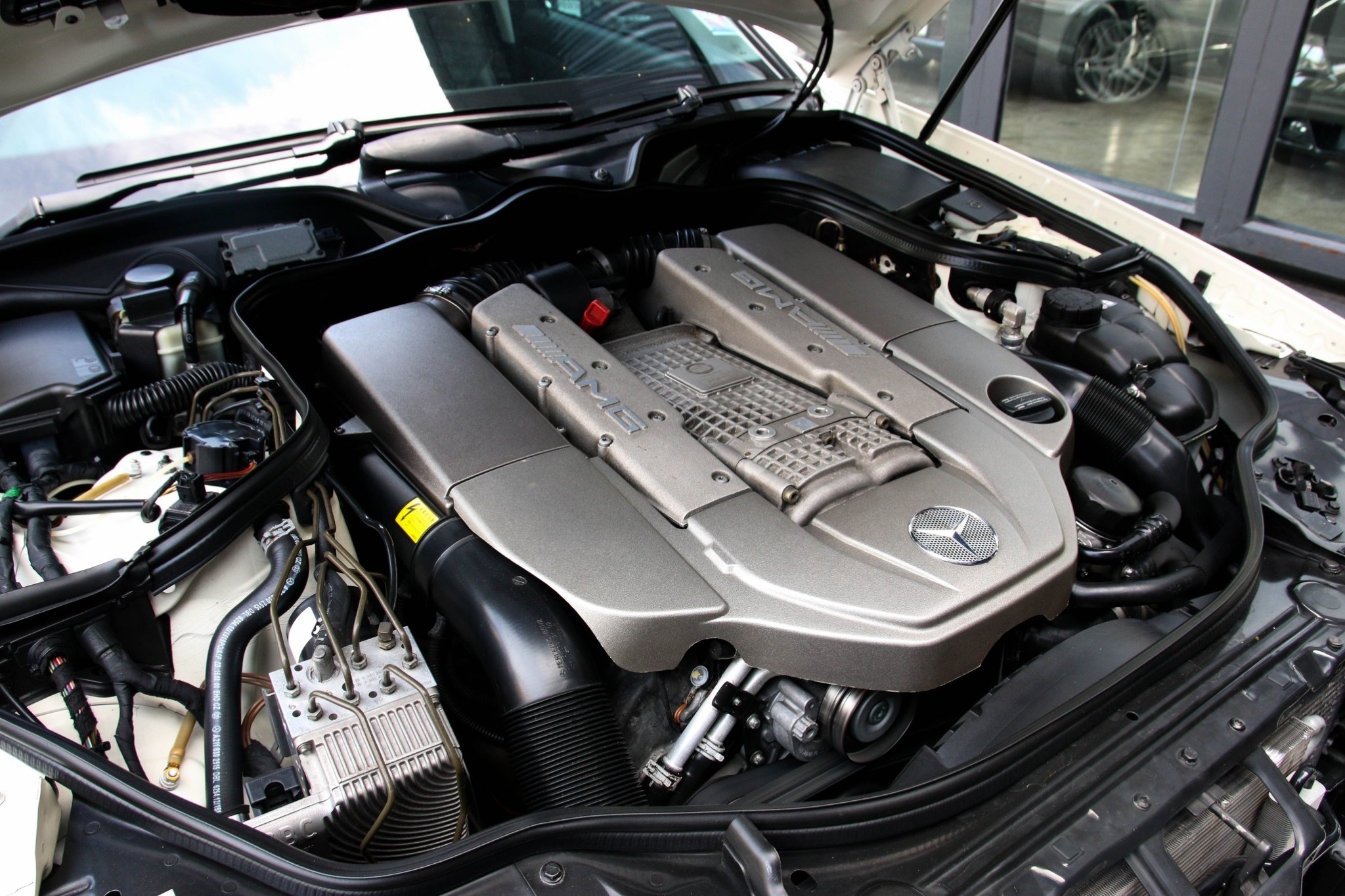 Mercedes-Benz E55 AMG ปี 2005 สีขาว (รูปที่ 20)