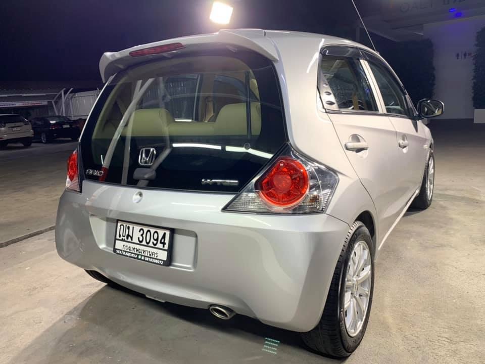 Honda Brio ปี 2011 สีเงิน (รูปที่ 4)