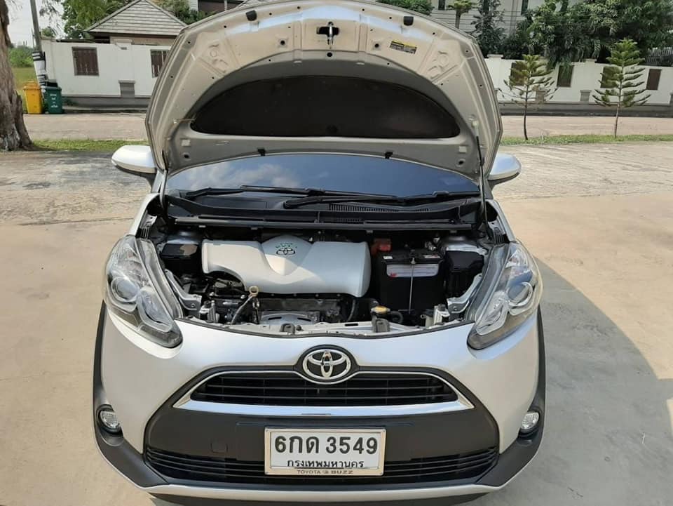 Toyota Sienta ปี 2017 สีเงิน (รูปที่ 20)