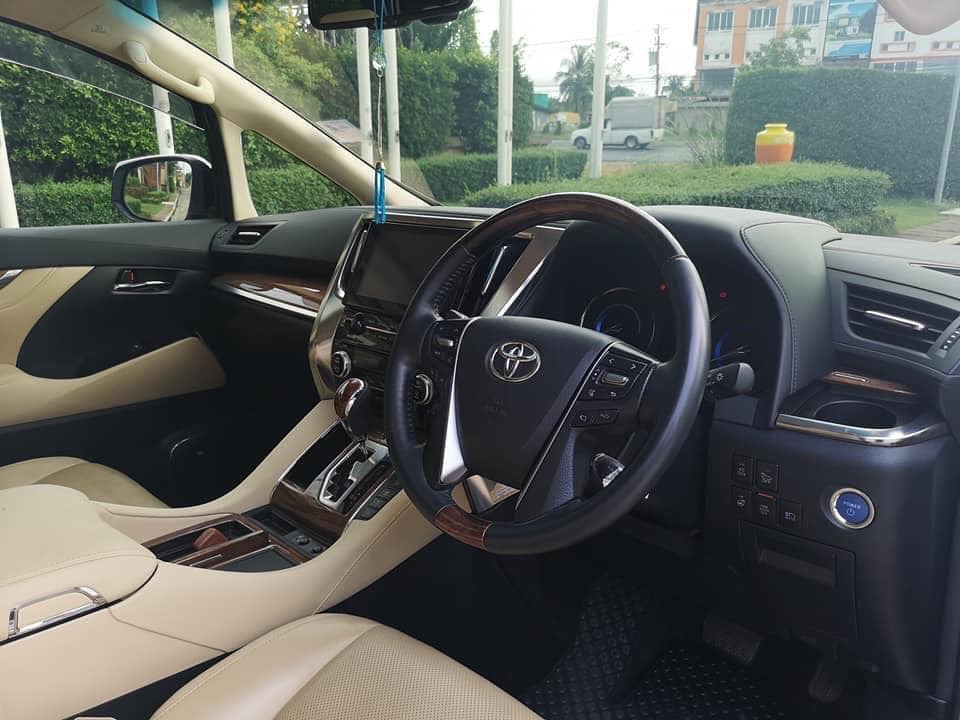 Toyota Alphard ปี 2016 สีขาว