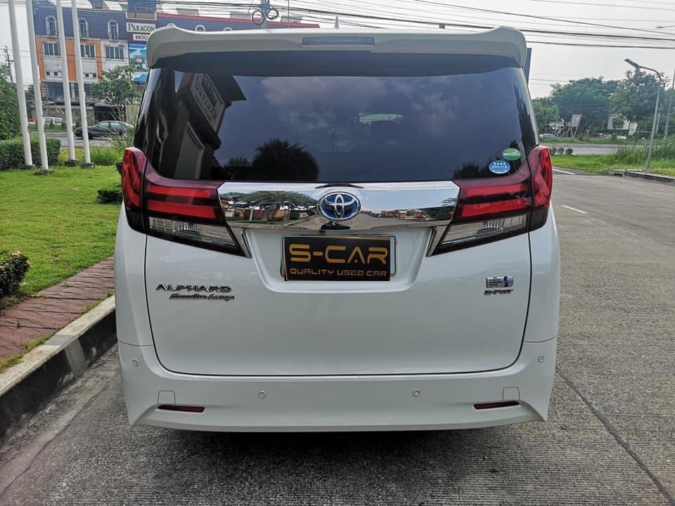 Toyota Alphard ปี 2016 สีขาว