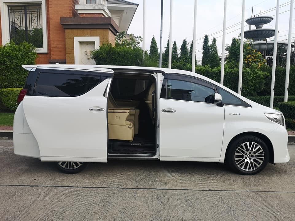 Toyota Alphard ปี 2016 สีขาว