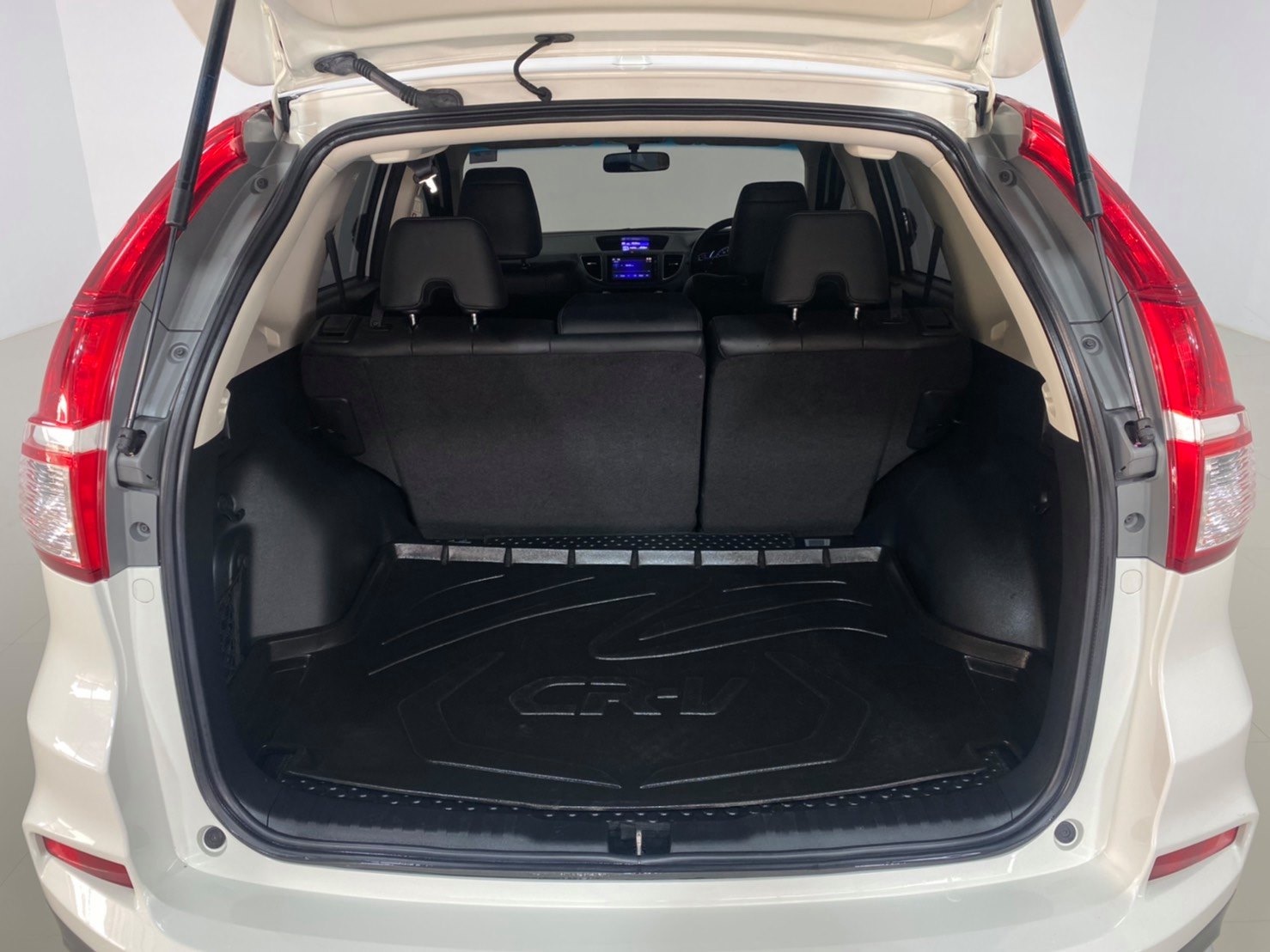 Honda CR-V ปี 2015 สีขาว (รูปที่ 25)