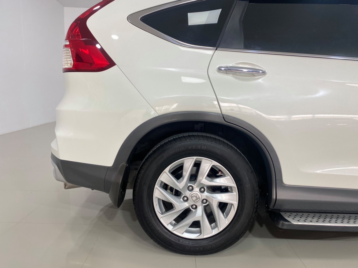 Honda CR-V ปี 2015 สีขาว