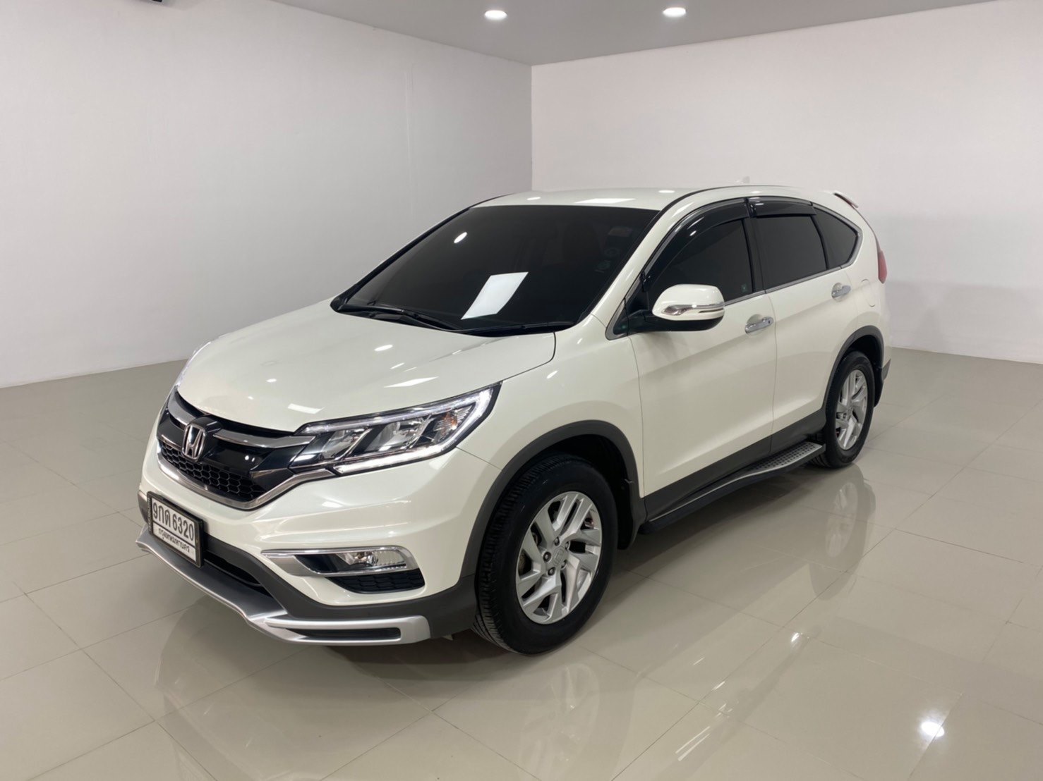 Honda CR-V ปี 2015 สีขาว