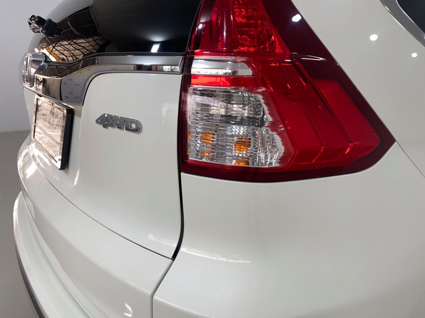 Honda CR-V ปี 2015 สีขาว