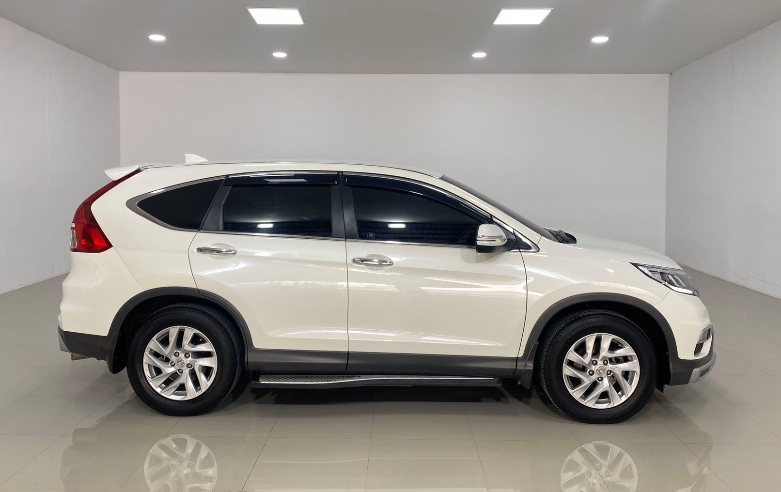 Honda CR-V ปี 2015 สีขาว (รูปที่ 4)