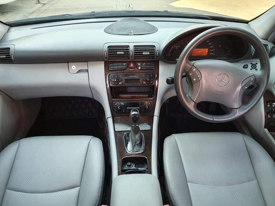 Mercedes-Benz C-Class W203 C180 สีดำ (รูปที่ 8)