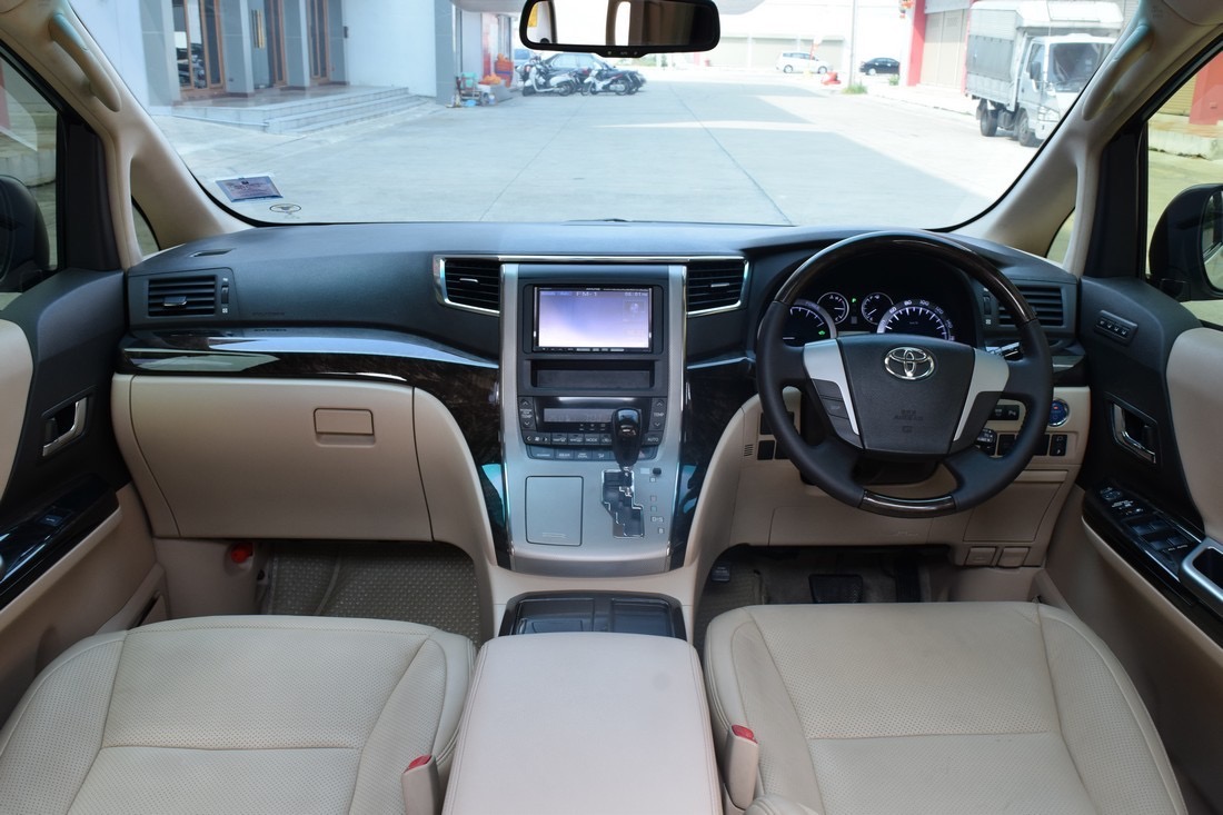 Toyota Alphard ปี 2013 สีขาว (รูปที่ 7)
