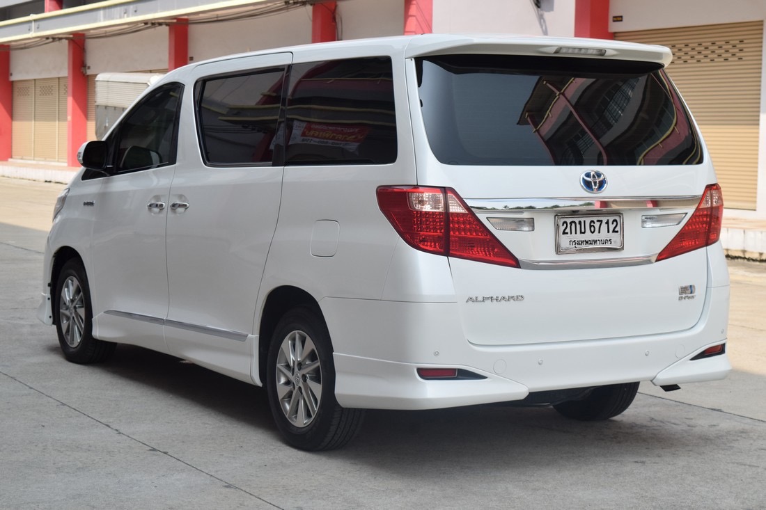 Toyota Alphard ปี 2013 สีขาว