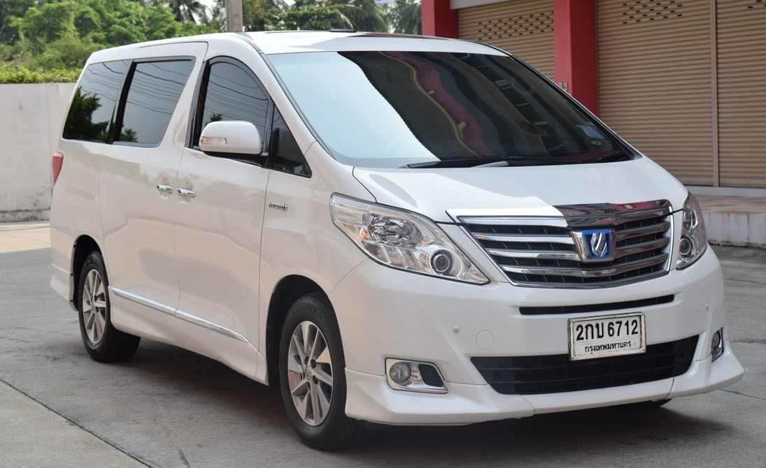 Toyota Alphard ปี 2013 สีขาว