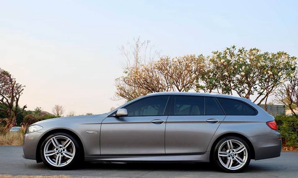 BMW 5 Series F11 520i (Wagon) ปี 2012 สีเทา (รูปที่ 4)