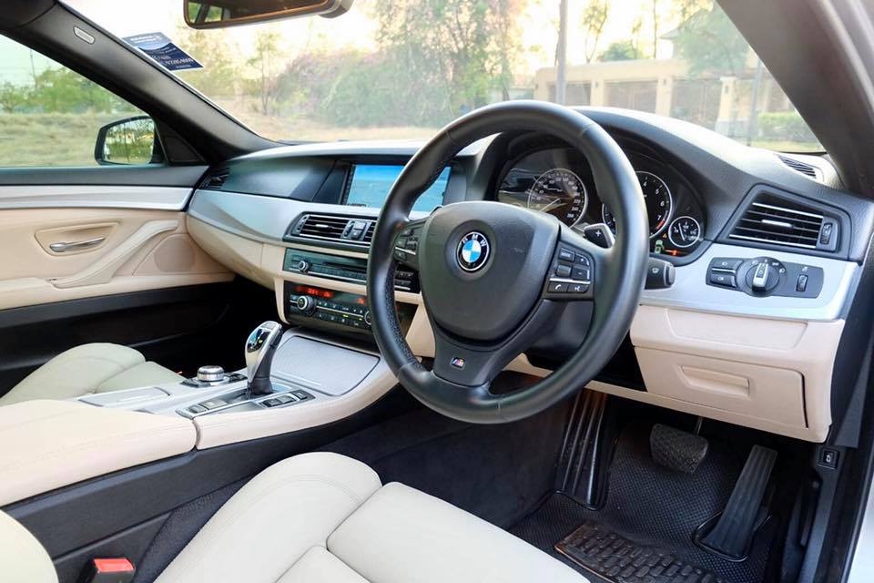 BMW 5 Series F11 520i (Wagon) ปี 2012 สีเทา (รูปที่ 9)