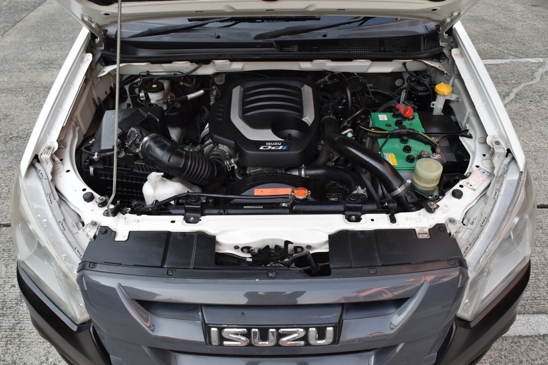 Isuzu D-Max Spark ปี 2017 สีขาว (รูปที่ 10)