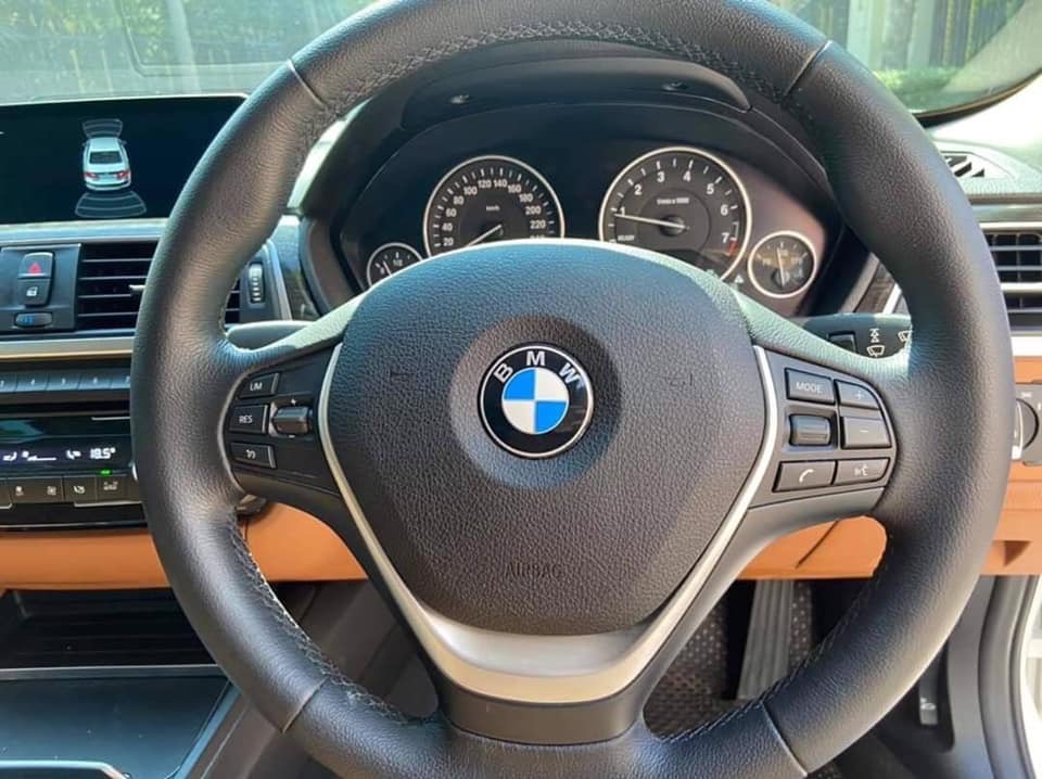 BMW 3 Series F30 320i ปี 2016 สีขาว (รูปที่ 7)