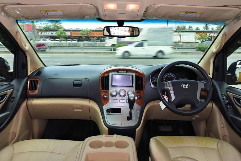 Hyundai H-1 ปี 2015 สีดำ (รูปที่ 7)