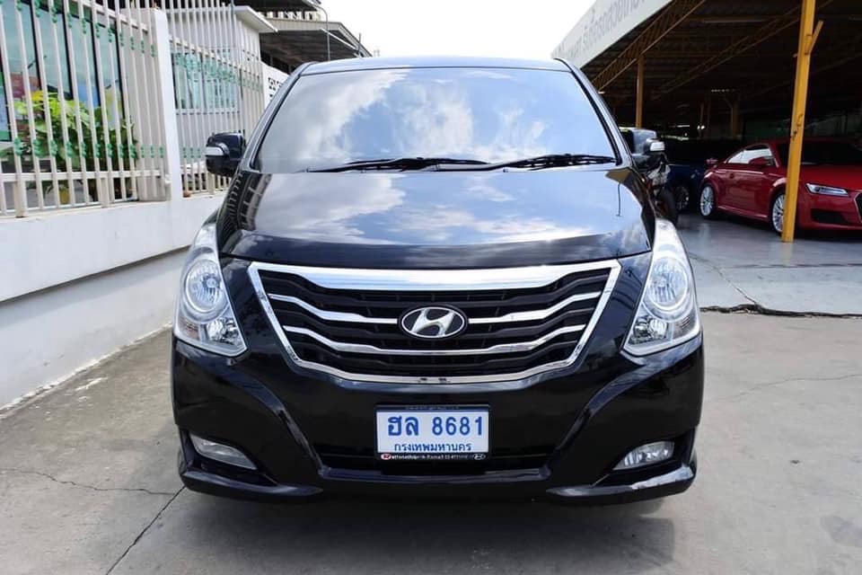 Hyundai H-1 ปี 2015 สีดำ