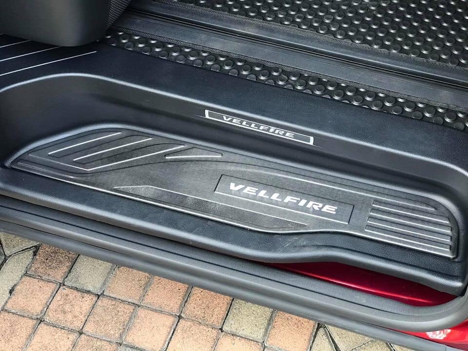 Toyota Vellfire ปี 2018 สีแดง (รูปที่ 22)