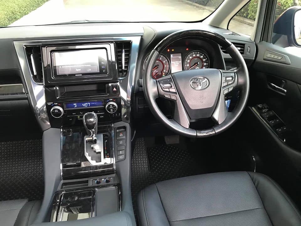 Toyota Vellfire ปี 2018 สีแดง (รูปที่ 14)