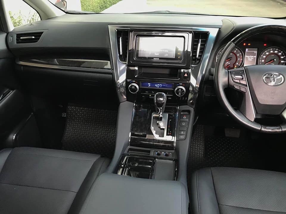 Toyota Vellfire ปี 2018 สีแดง (รูปที่ 15)