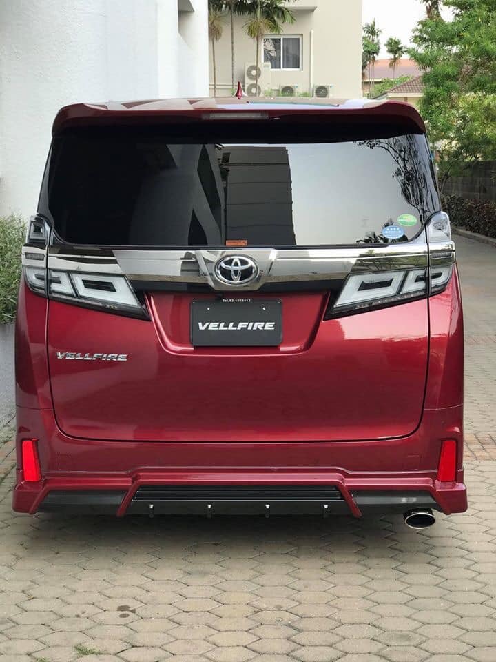 Toyota Vellfire ปี 2018 สีแดง (รูปที่ 5)