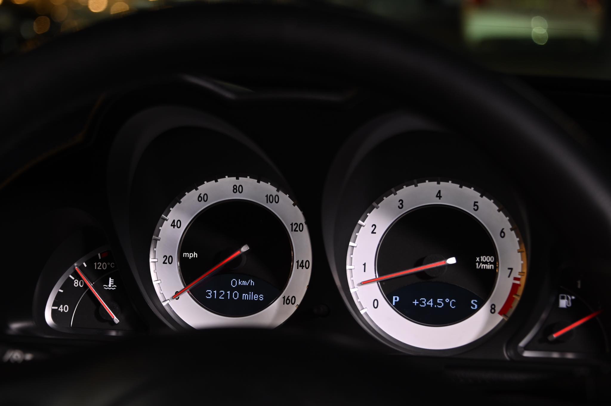 Mercedes-Benz SL-Class R230 ปี 2008 สีดำ (รูปที่ 5)